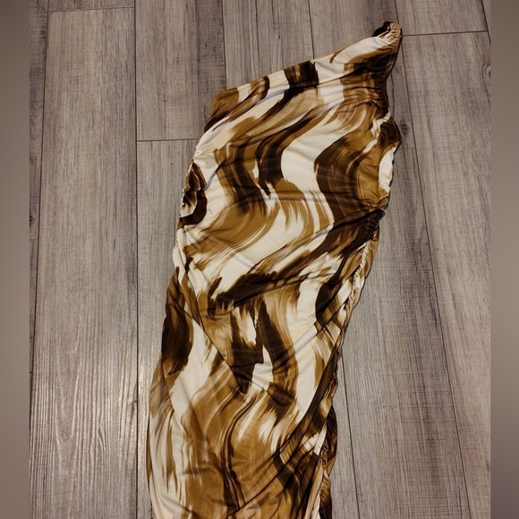 Brown PrettyLittleThings one shoulder dress with gorgeous detailing - Picture 1 of 4